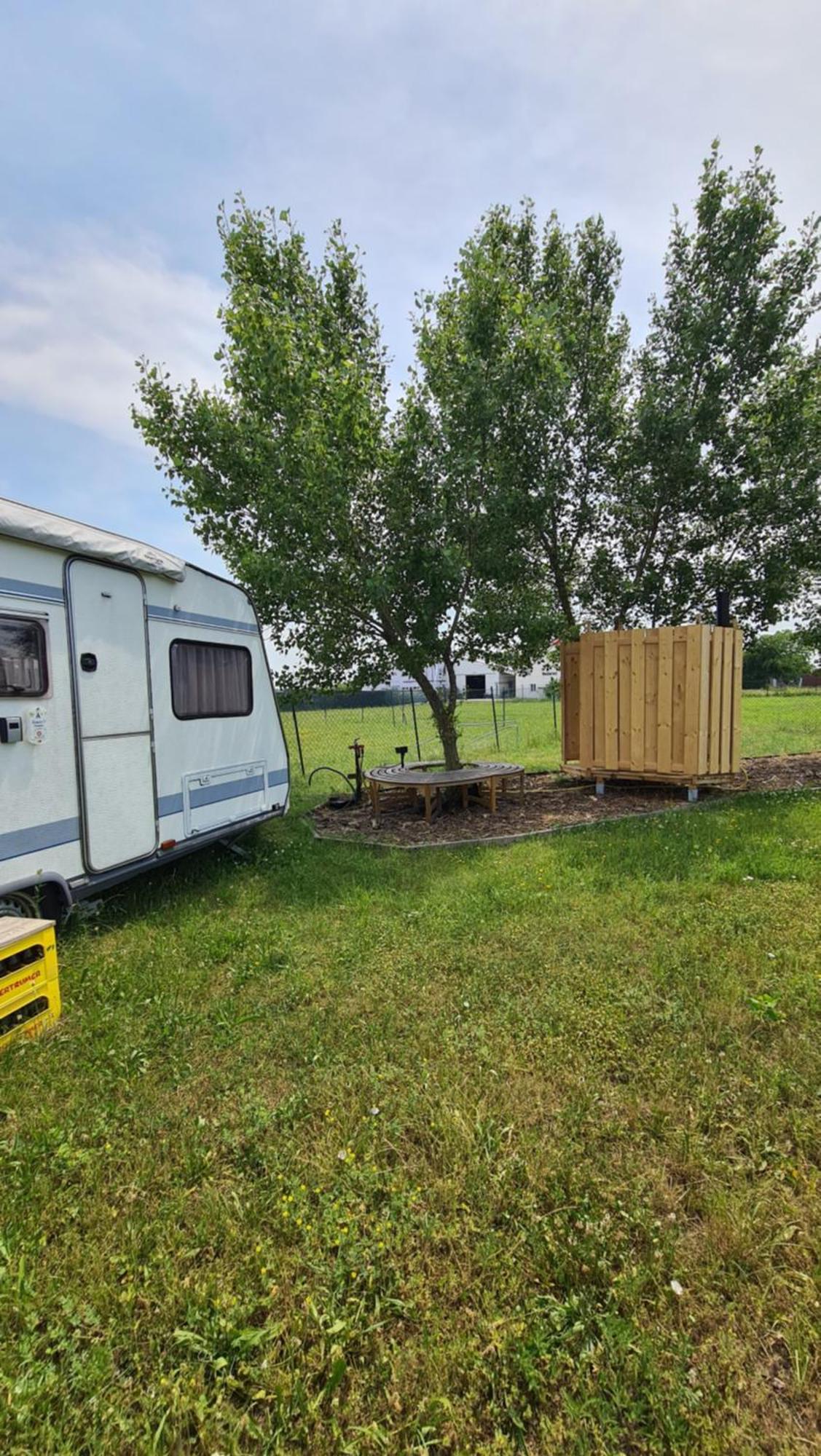 Hotel Louise'S Camper Neusiedl an der Zaya Exterior foto